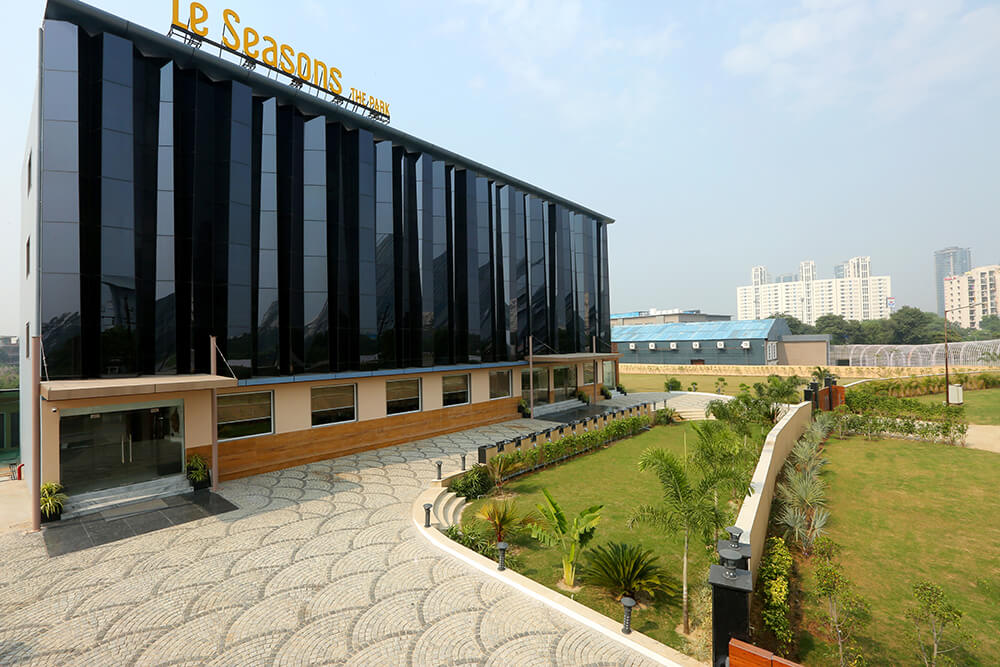 Le Seasons The Park